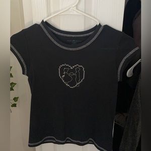 Brandy Melville - Women’s baby tee - LIKE NEW ☀️